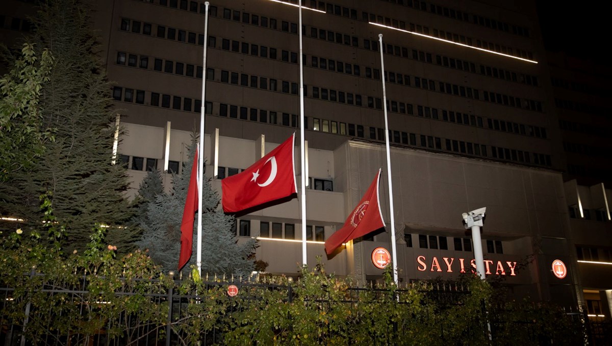 Türkiye'de 3 gün ulusal yas ilan edildi: Bayraklar yarıya indirildi