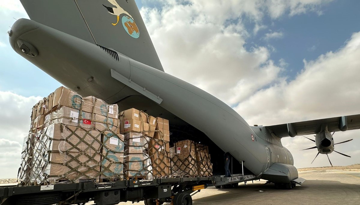 Gazze'ye yardım malzemeleri taşıyan iki uçak daha Mısır'a gönderildi