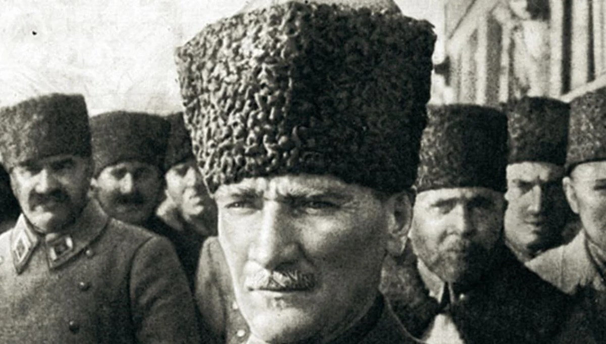 Atatürk fotoğrafları ve resimleri